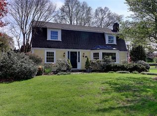 17 Lantern Ln, Barrington, RI 02806