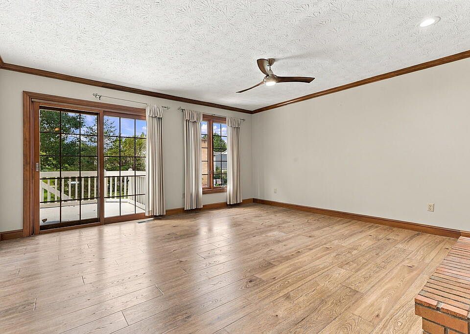 19th image of 205 Falcon Dr