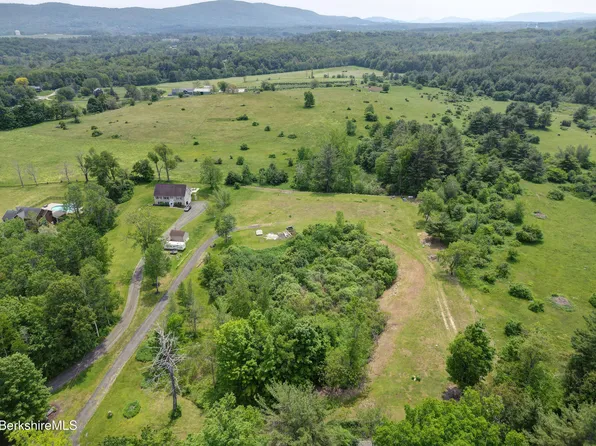 499 Gale Ave, Pittsfield, MA 01201