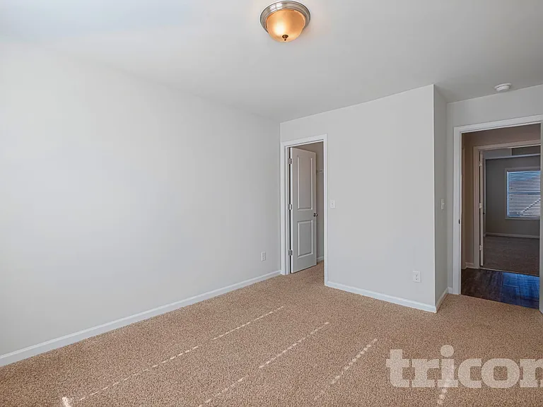 4035 Evelyn View Ct — Photo 13