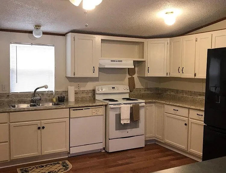 101 County Road 193 #193 — Photo 3