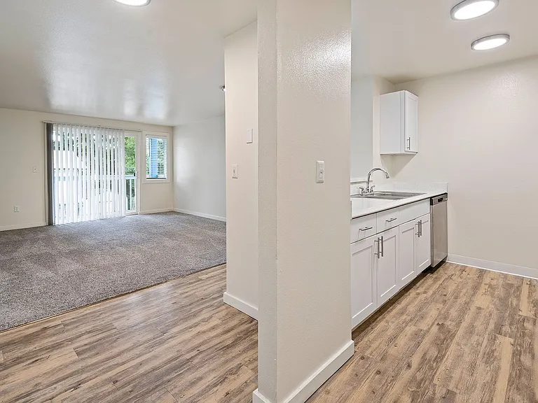 Alcove Apartment — Photo 10