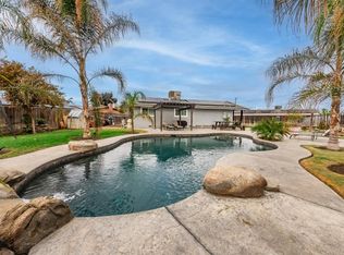 505 E Terrace Dr, Hanford, CA 93230