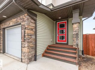 2262 Casey Cres SW, Edmonton, AB T6W3M8