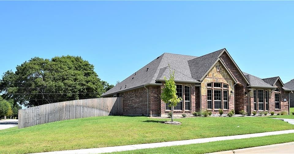 2nd image of 233 Brighton Dr