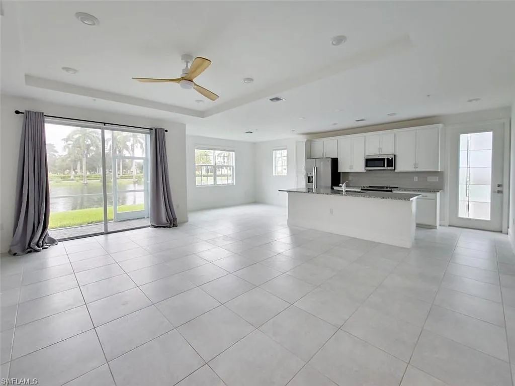 2 bed, 2.5 bath, 1498 sqft, $2,500 — Photo 2