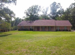 220 Walker St, Gladewater, TX 75647