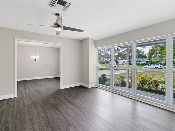 2nd image of 1425 Pinar Dr