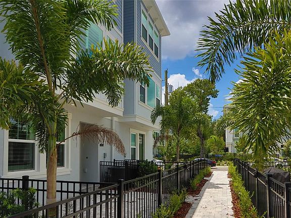 4th image of 204 S Tampania Ave #5