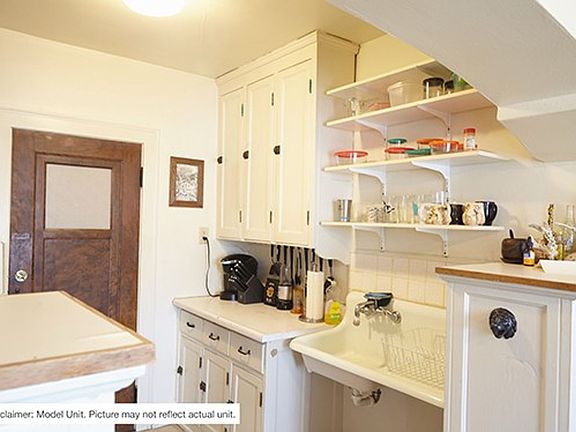 5th image of 1827 E Park Pl APT 22