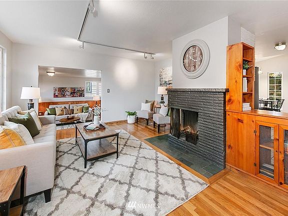 5th image of 17804 Fremont Ave N