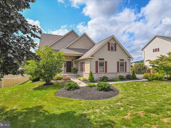 515 Hamlet Dr W, Spring Grove, PA 17362