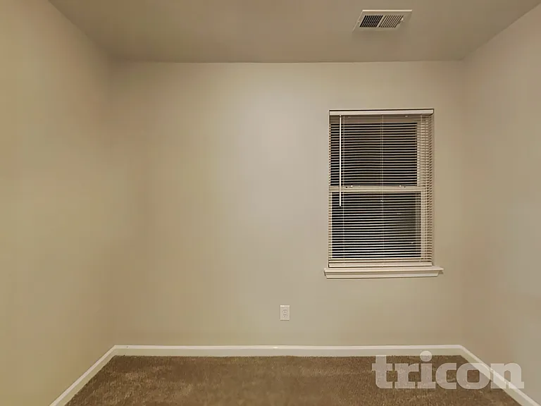 4037 Dover Downs Dr — Photo 11