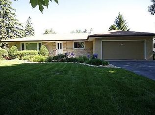 643 Labore Rd, Little Canada, MN 55117