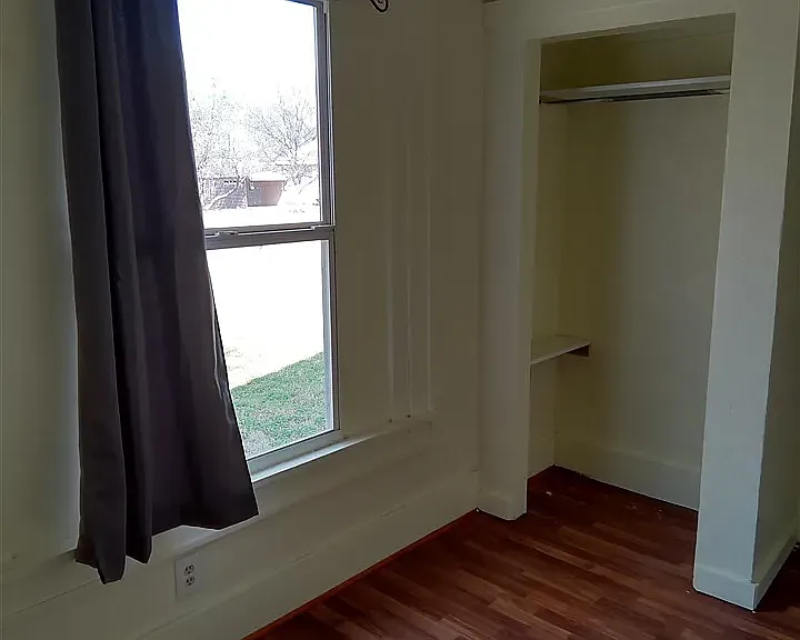 302 SW Park Ave #B — Photo 8