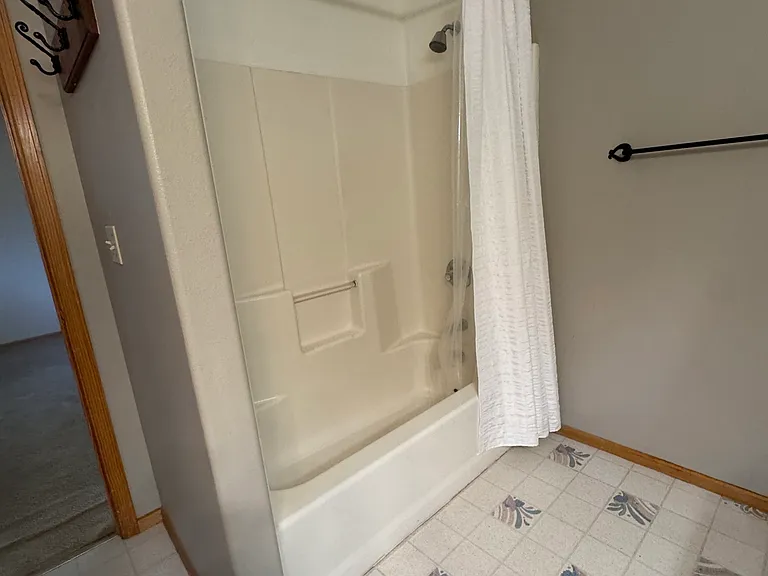 460 Palmetto Dr — Photo 14