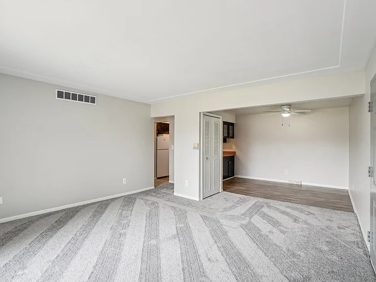 Rivercrest Apartments — Photo 43