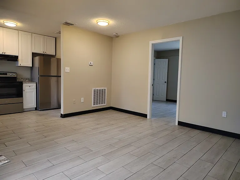 2040 W Church St — Photo 1
