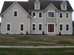 50 Flynn Meadow Rd, Westfield, MA 01085