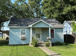 617 W Washington St, Paris, IL