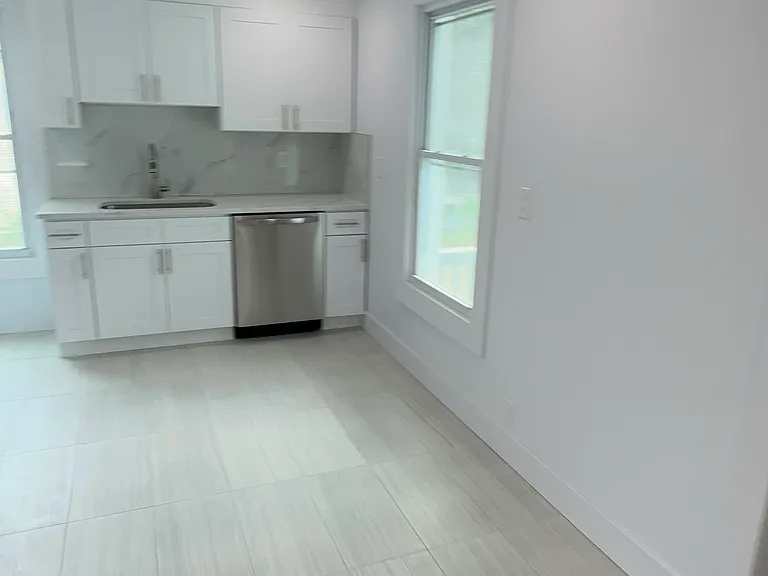 26 Rowan St #2 — Photo 14