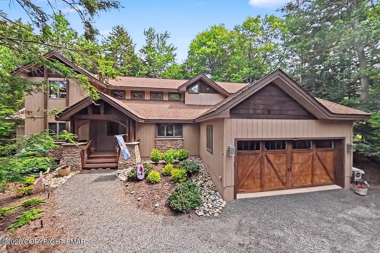 6135 Lakeview Dr