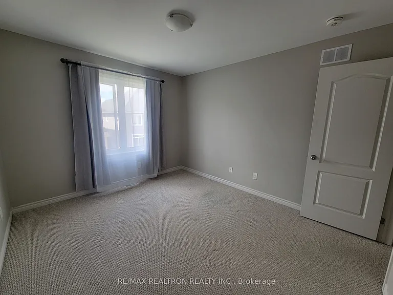 876 Stonewalk Dr — Photo 5