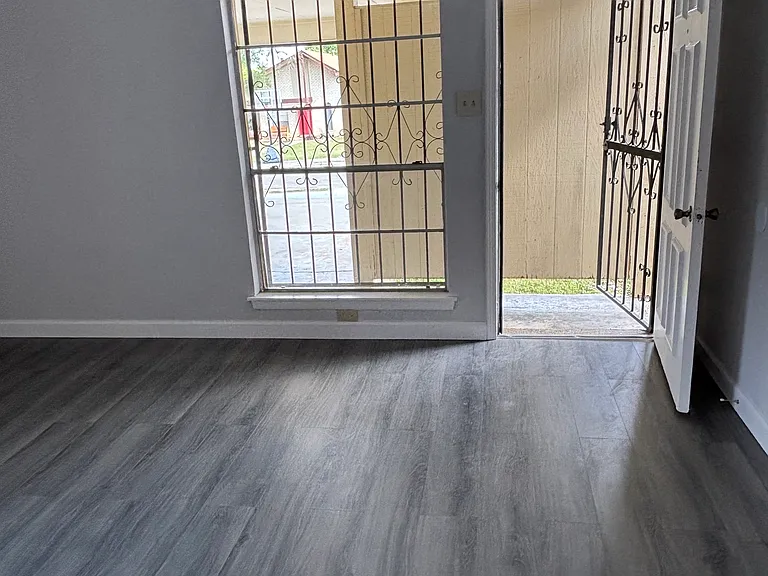 5742 Bienville Dr — Photo 4