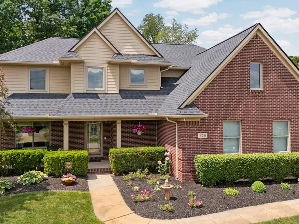 620 Olivia Dr, Milford, MI 48381