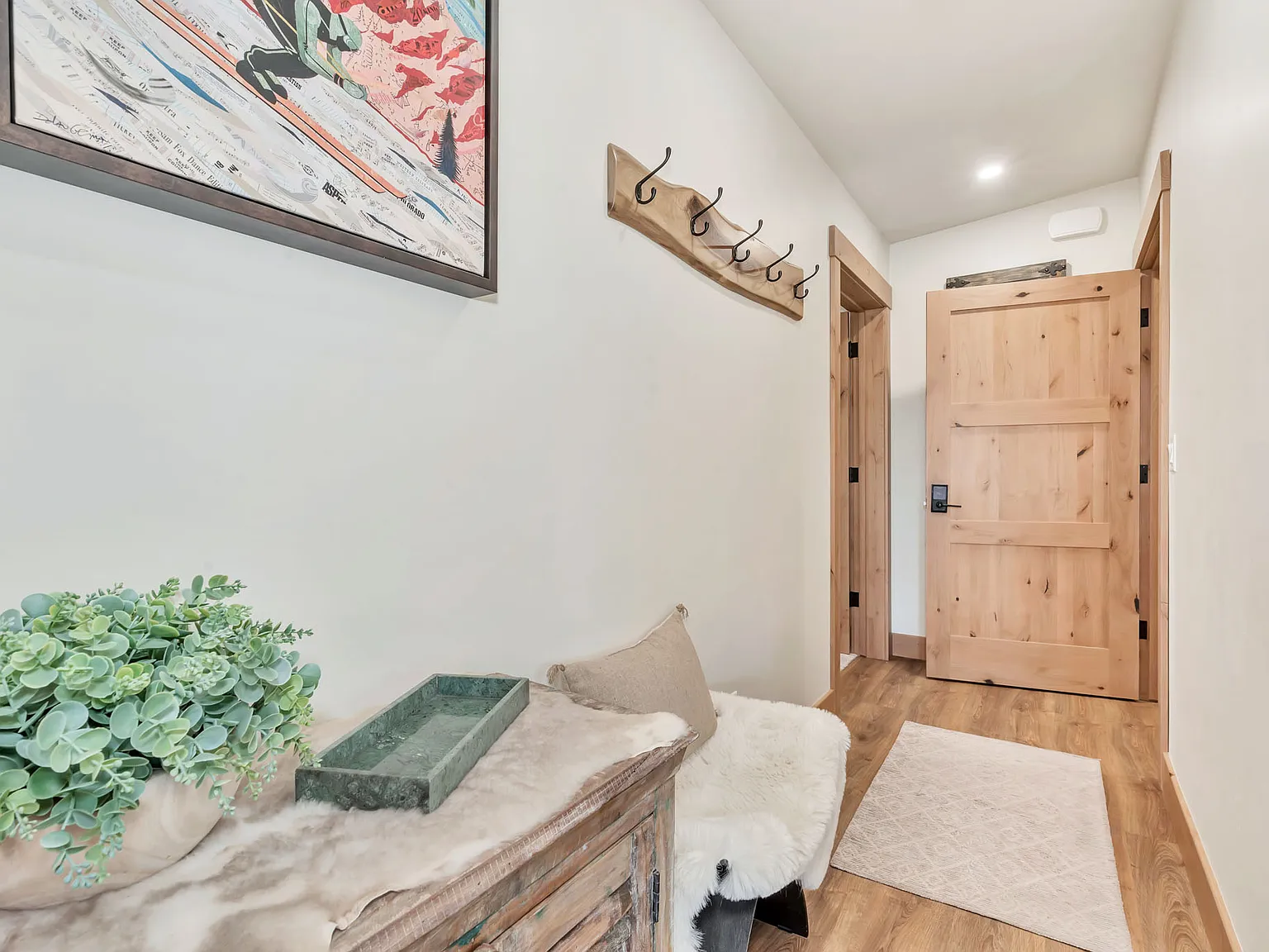 2 bed, 1.5 bath, 1275 sqft, $4,500 — Photo 3