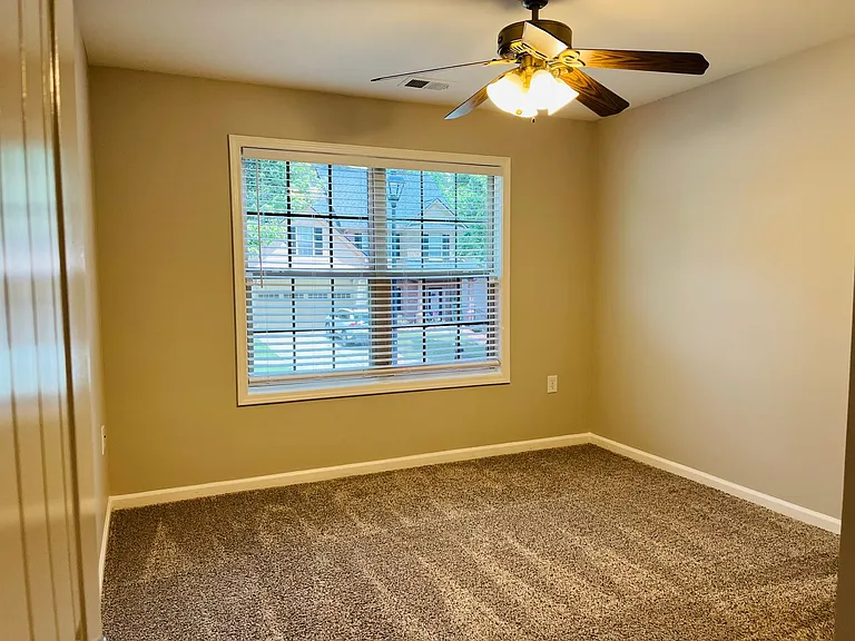 5750 Crest Hill Dr — Photo 24