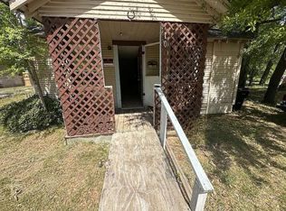 1025 E Young St, Longview, TX 75602