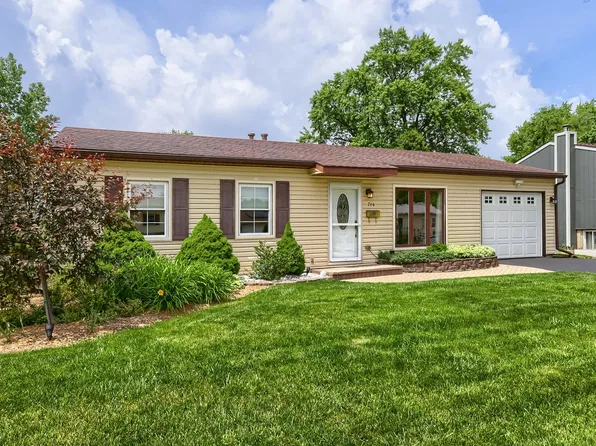 714 Sunset Cir, Streamwood, IL 60107