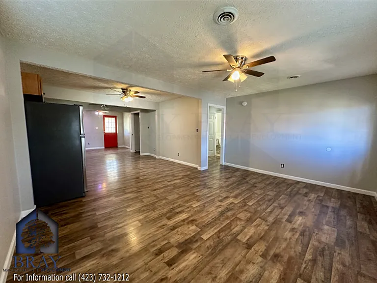 729 E Sullivan St — Photo 4