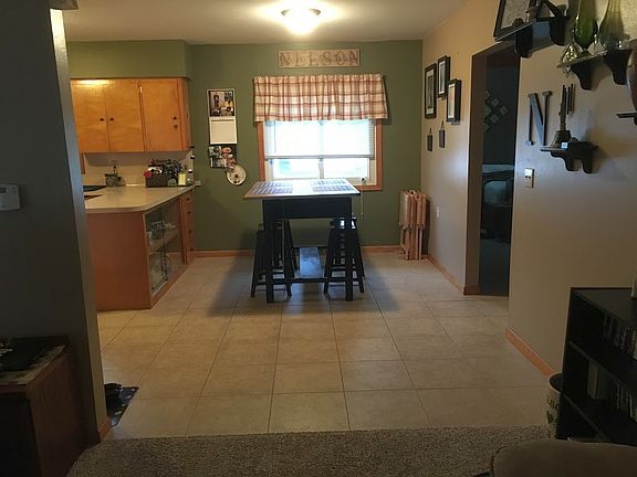 3rd image of 105 H Ave