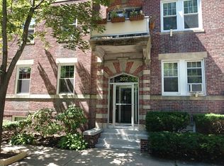 202 Fuller St APT 3, Brookline, MA 02446