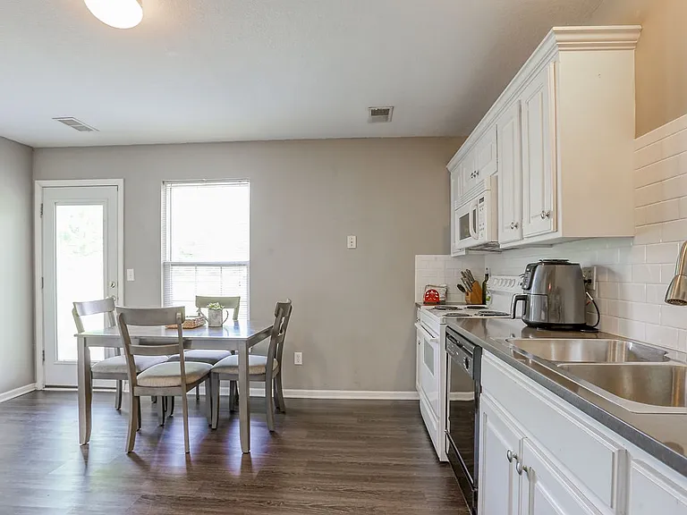 234 SW Chartwell Cir #234 — Photo 10