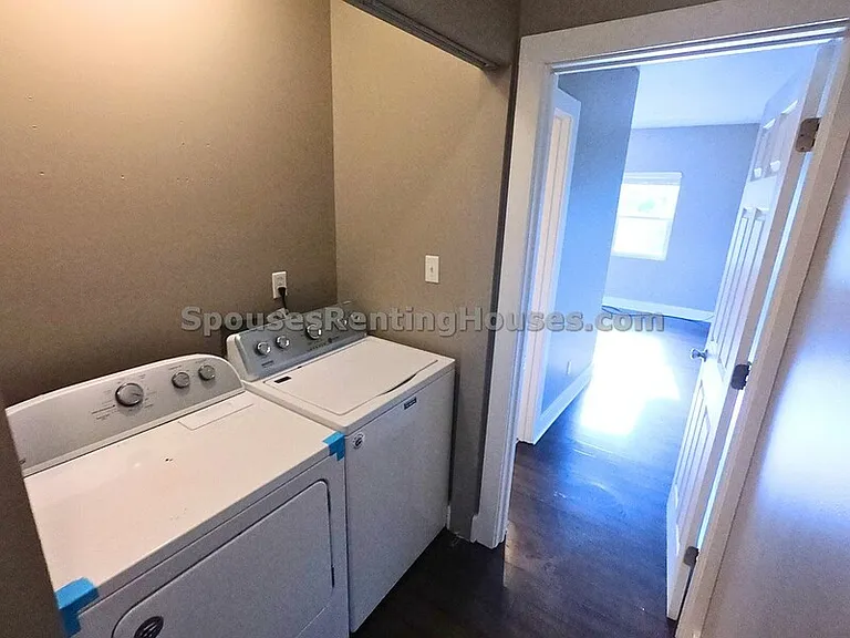 1402-1404 Charles St — Photo 11