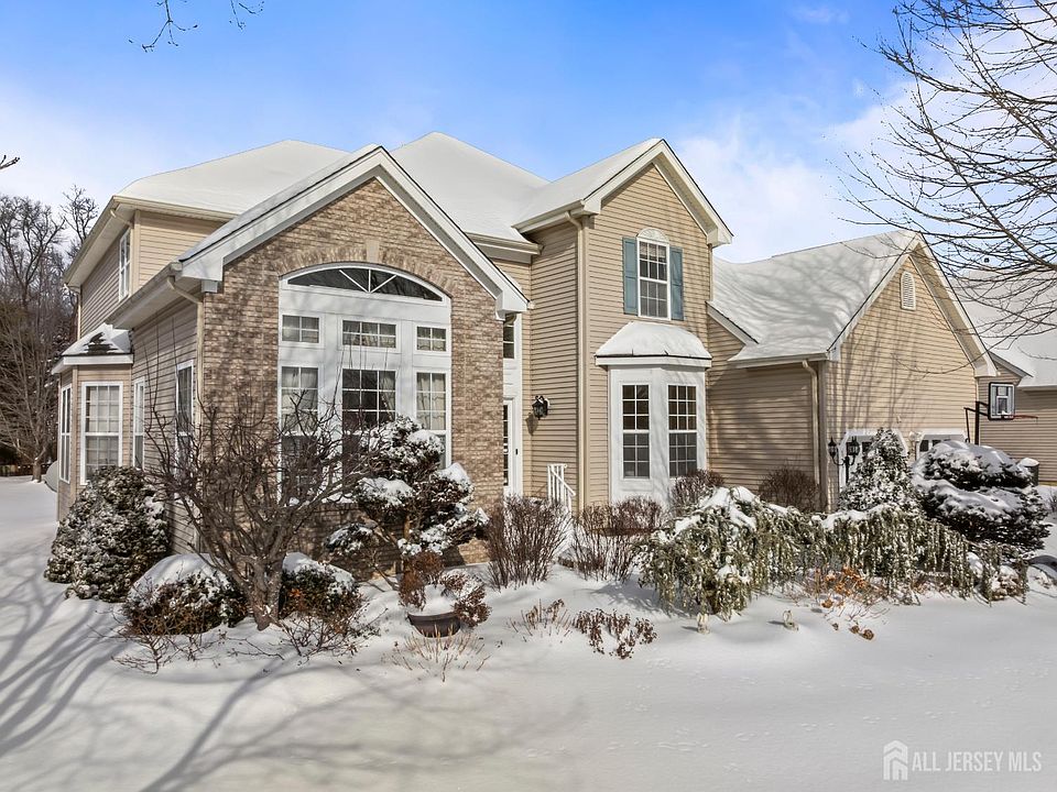 1st image of 45 Cortland Dr