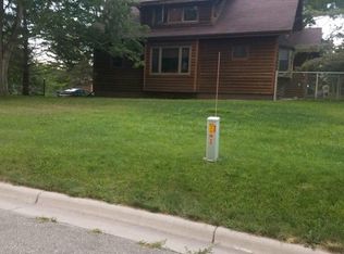 1213 S Vine St, Fergus Falls, MN 56537