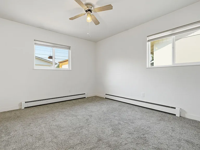 2045 Gunnison Ave — Photo 22