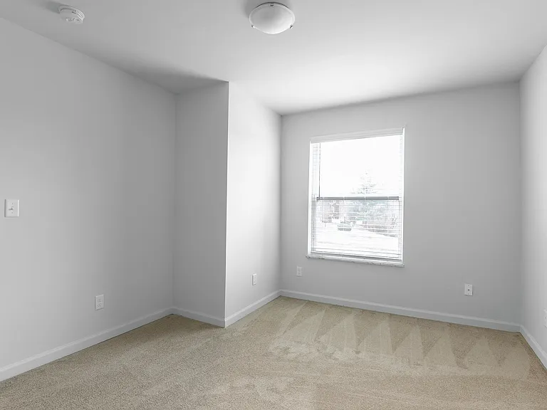 Riverbend Apartments — Photo 23