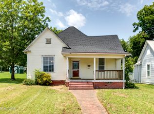 914 Ohio Ave, Etowah, TN 37331