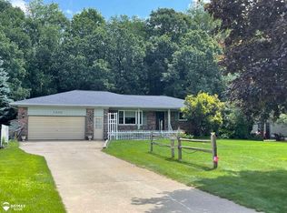 1400 Shadowtree Ln, Lapeer, MI 48446