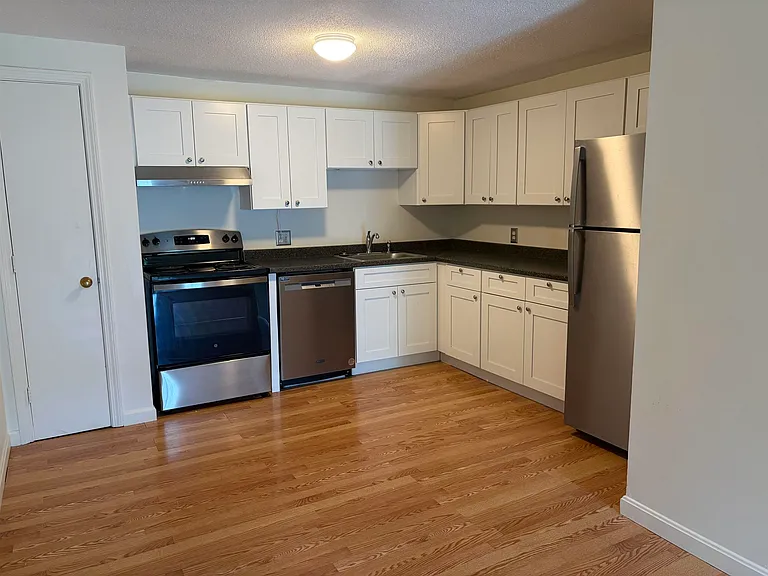 1007 White Cedar Blvd — Photo 6