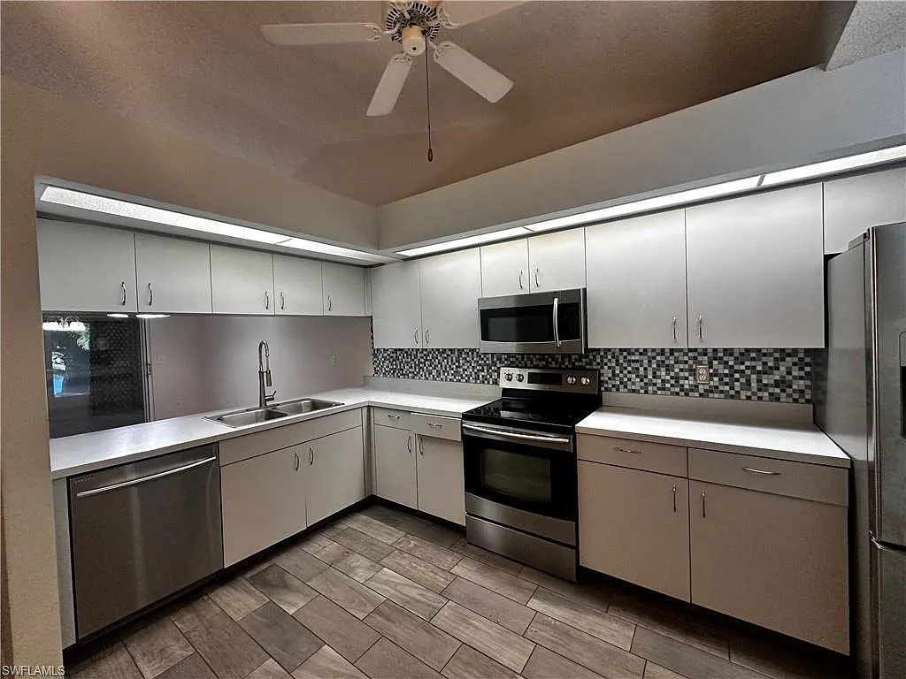 2 bed, 2.0 bath, 1067 sqft, $1,650 — Photo 3