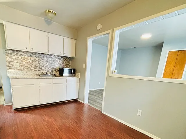779 Spencer St — Photo 4
