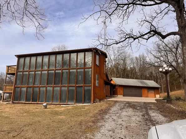 7655 W Sugar Creek Dr, Columbia, MO 65203