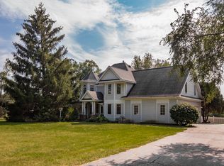 6107 Coachlight Rd, Crystal Lake, IL 60012