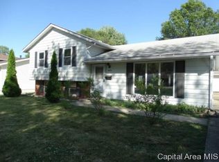 2474 Arrowhead Dr, Springfield, IL 62702